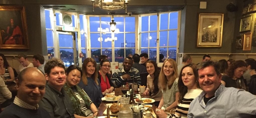 Gabriel Topman eating out with network